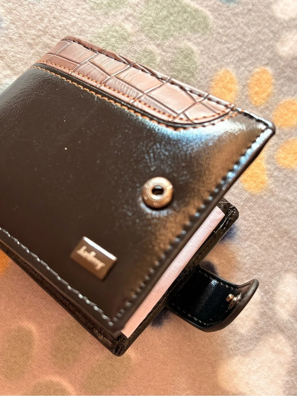 Vintage compact wallet
